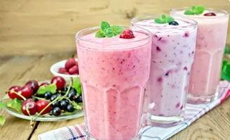 自制爆料奶昔视频教程,轻松学会制作健康饮品教程